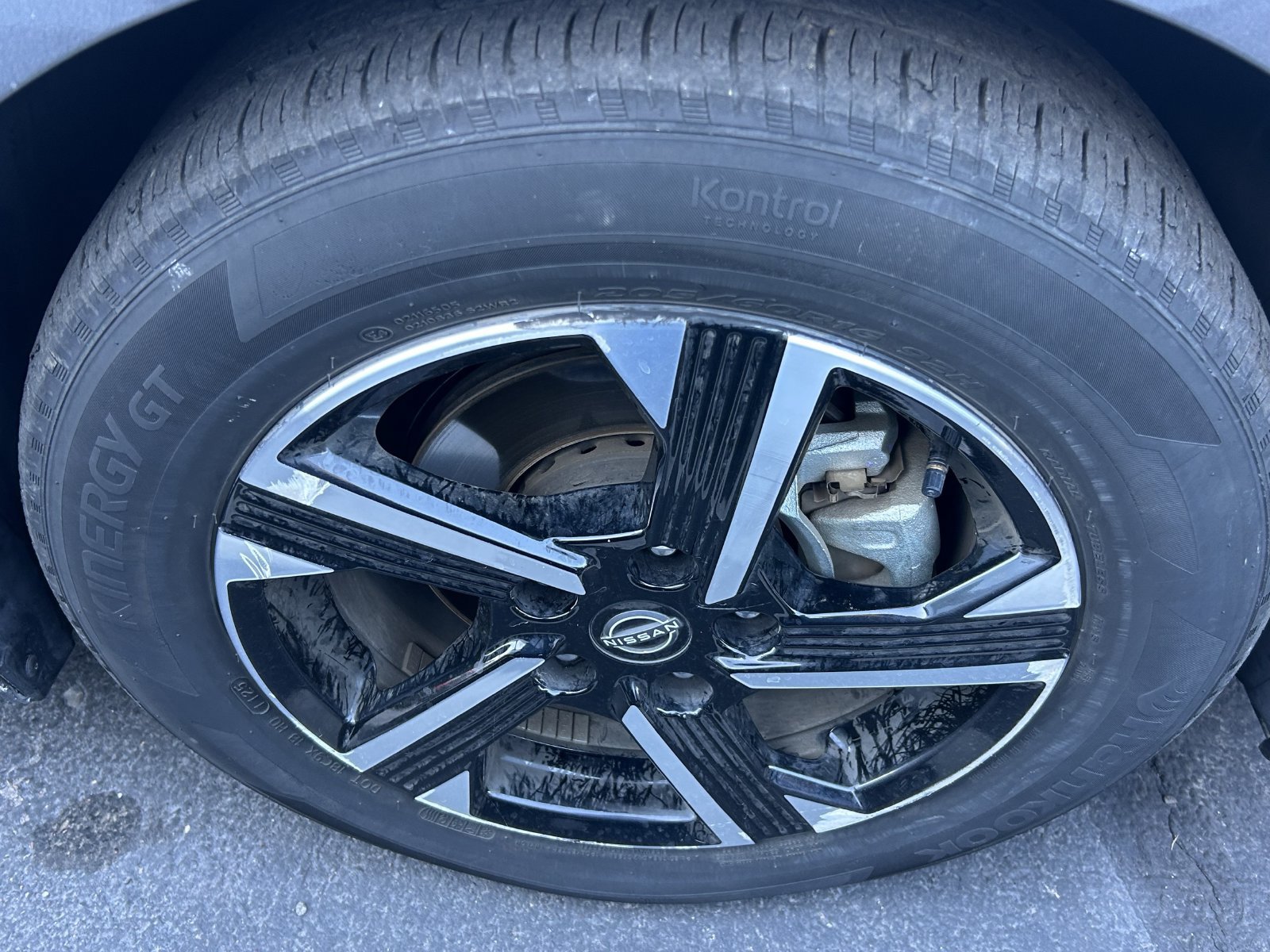 Used 2025 Nissan Sentra SV FWD image 8