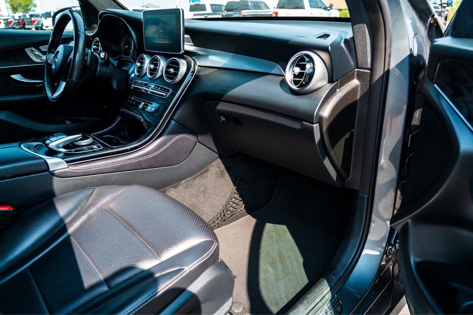 Used 2018 Mercedes-Benz GLC 300 4MATIC Coupe image 33