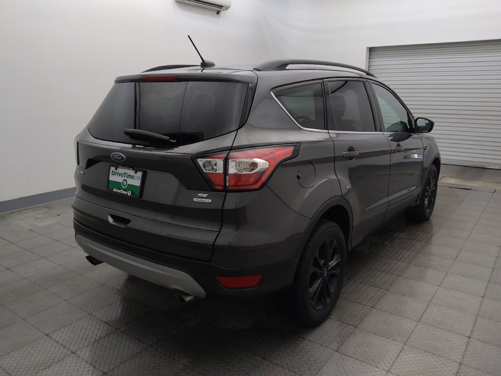 Used 2018 Ford Escape SE FWD image 9