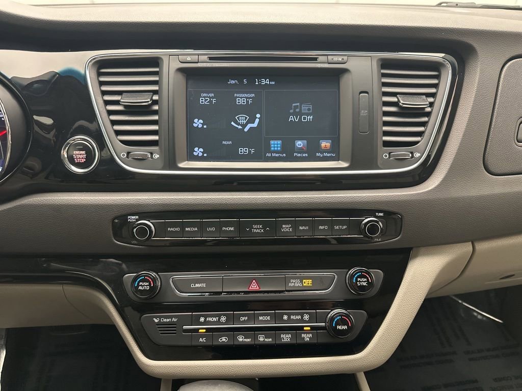 Used 2018 Kia Sedona SX image 19