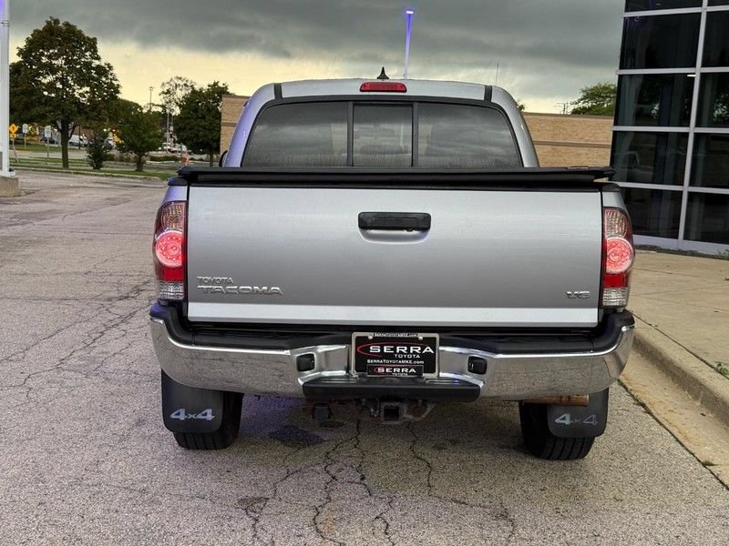 Used 2015 Toyota Tacoma 4x4 Double Cab w/ TRD Off-Road Package image 4