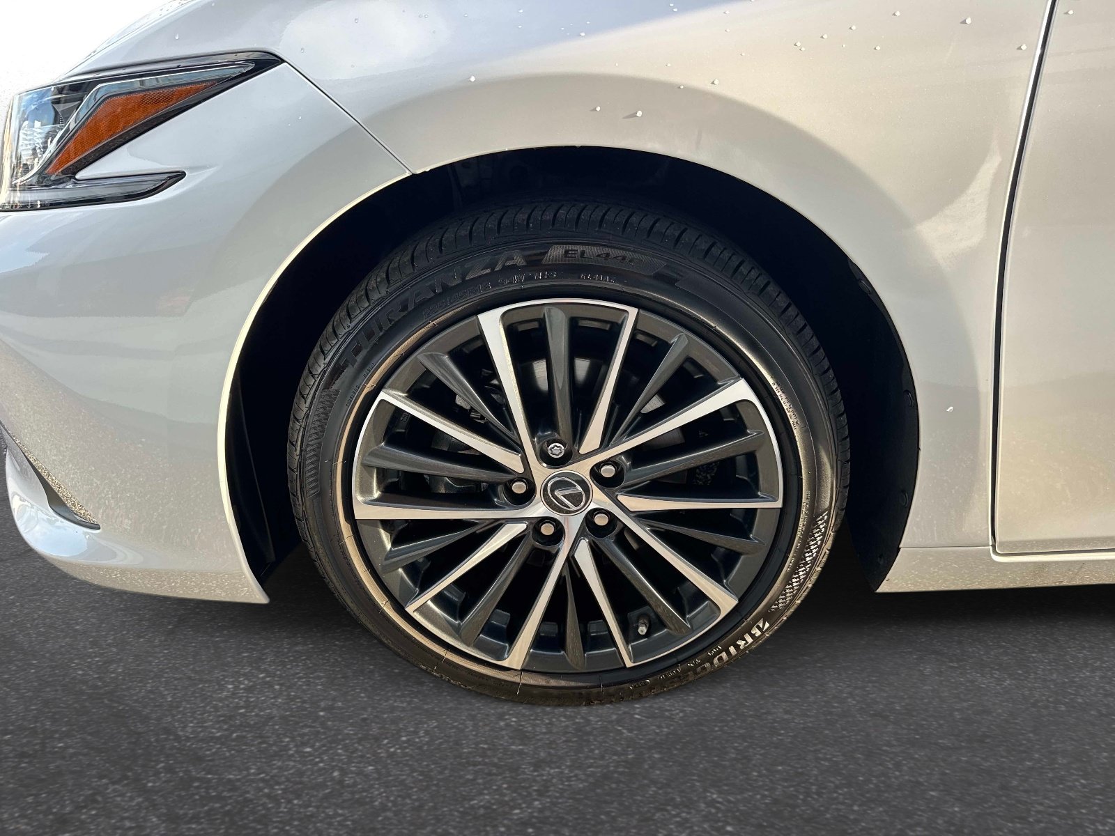 Used 2025 Lexus ES 350 w/ Premium Package FWD image 10
