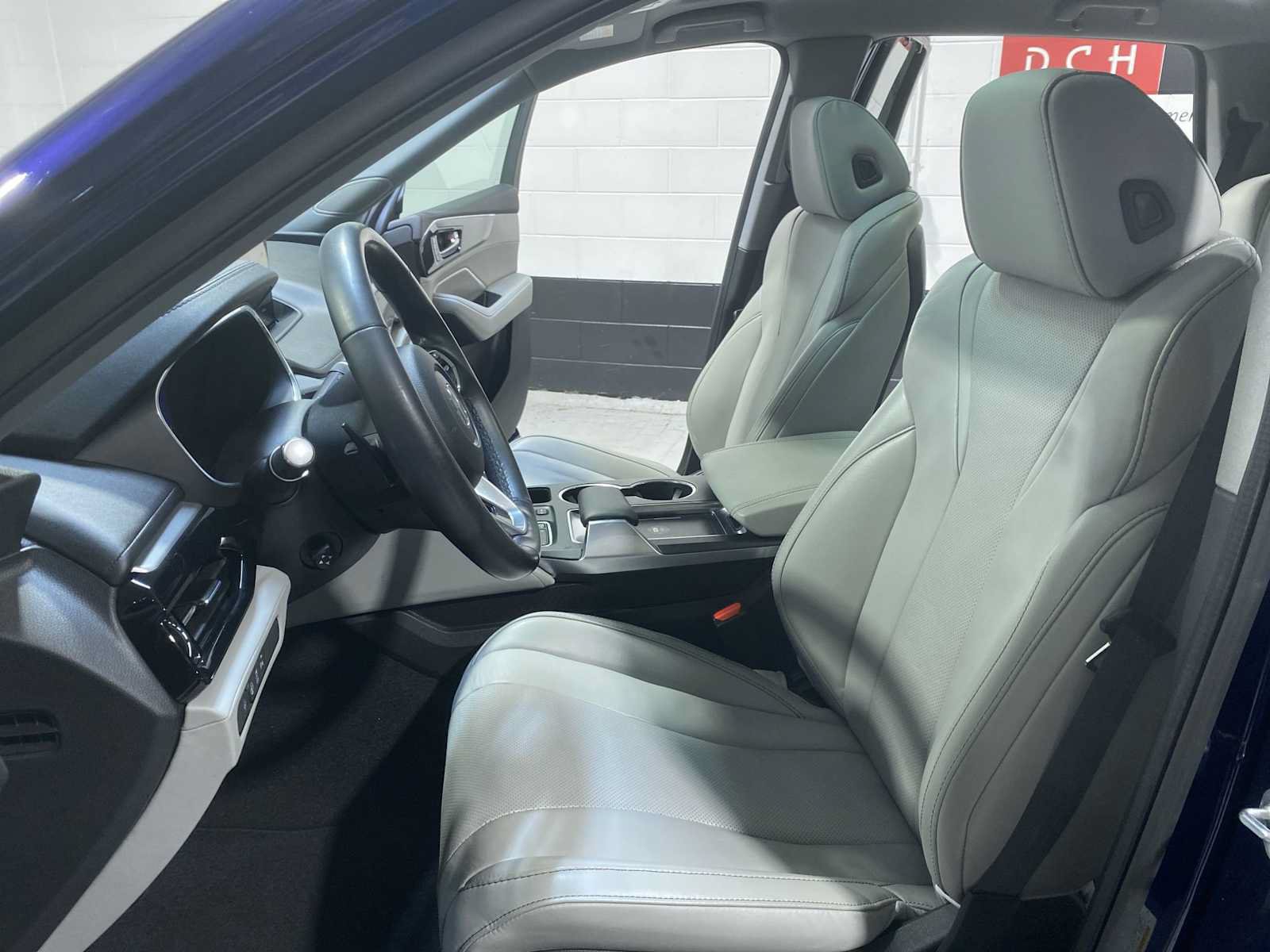 Certified 2024 Acura MDX SH-AWD w/ Technology Package image 11