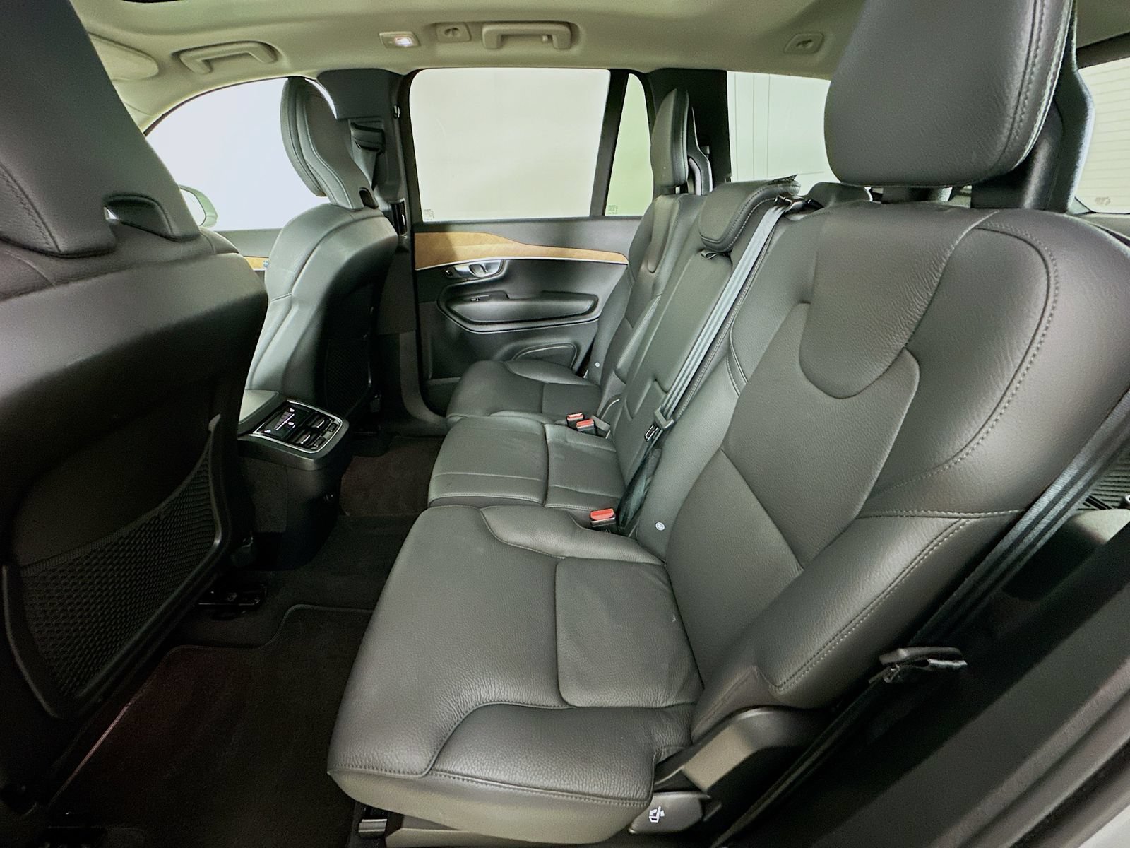 Used 2025 Volvo XC90 B6 Plus w/ Protection Package Premier AWD/4WD image 37