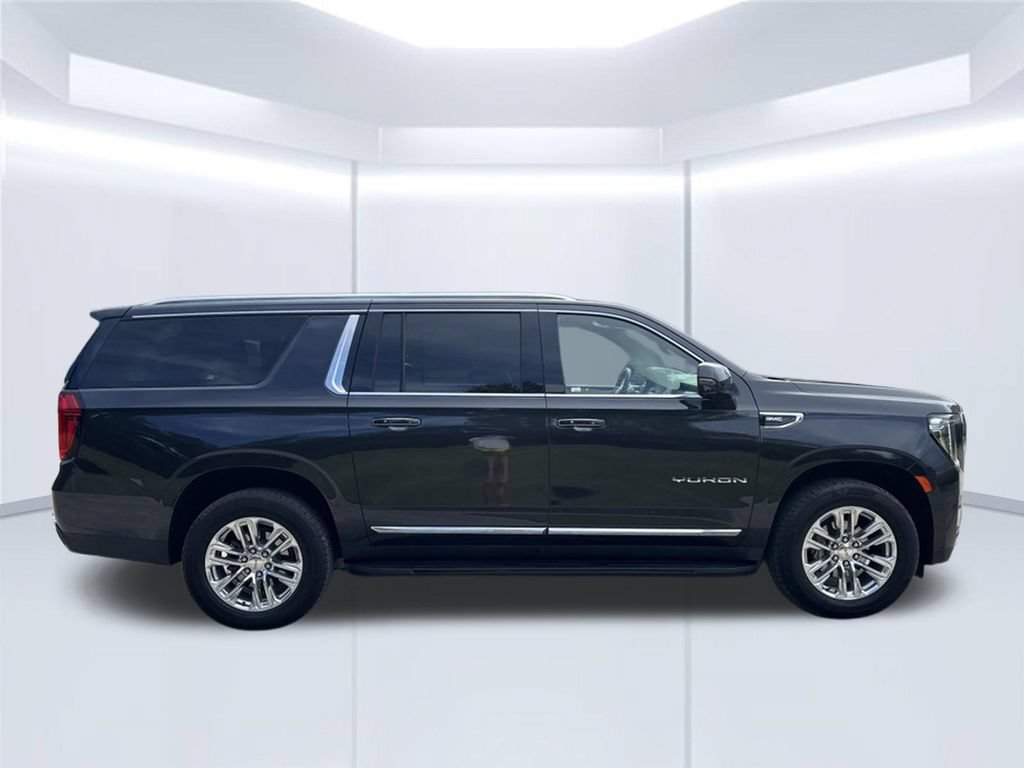 Used 2023 GMC Yukon XL SLT w/ SLT Luxury Package RWD image 4