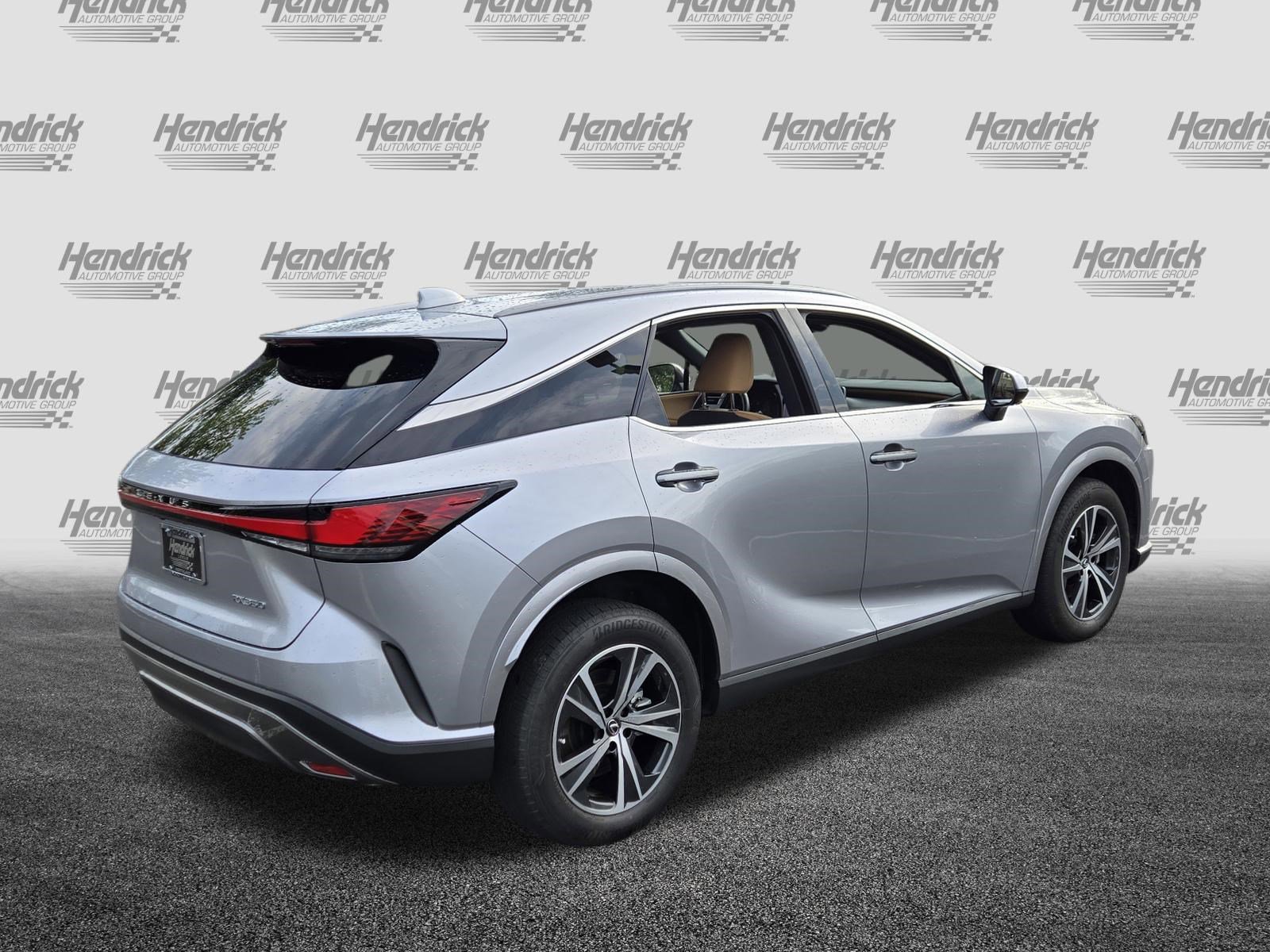 Used 2025 Lexus RX 350 Premium w/ Accessory Package (Z1) FWD image 9