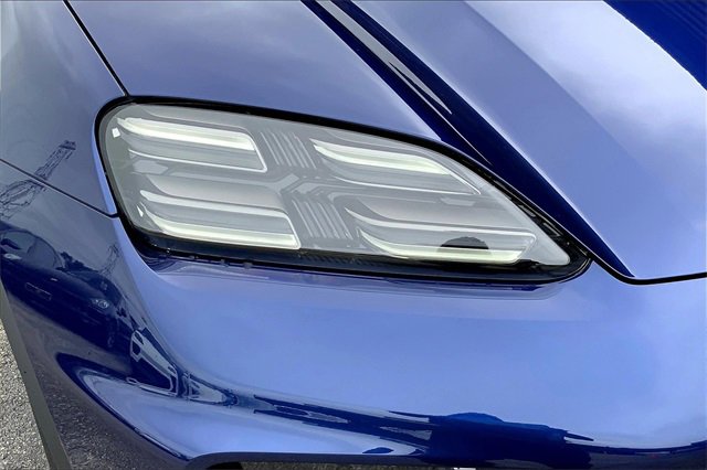 Certified 2024 Porsche Macan 4 Electric image 18