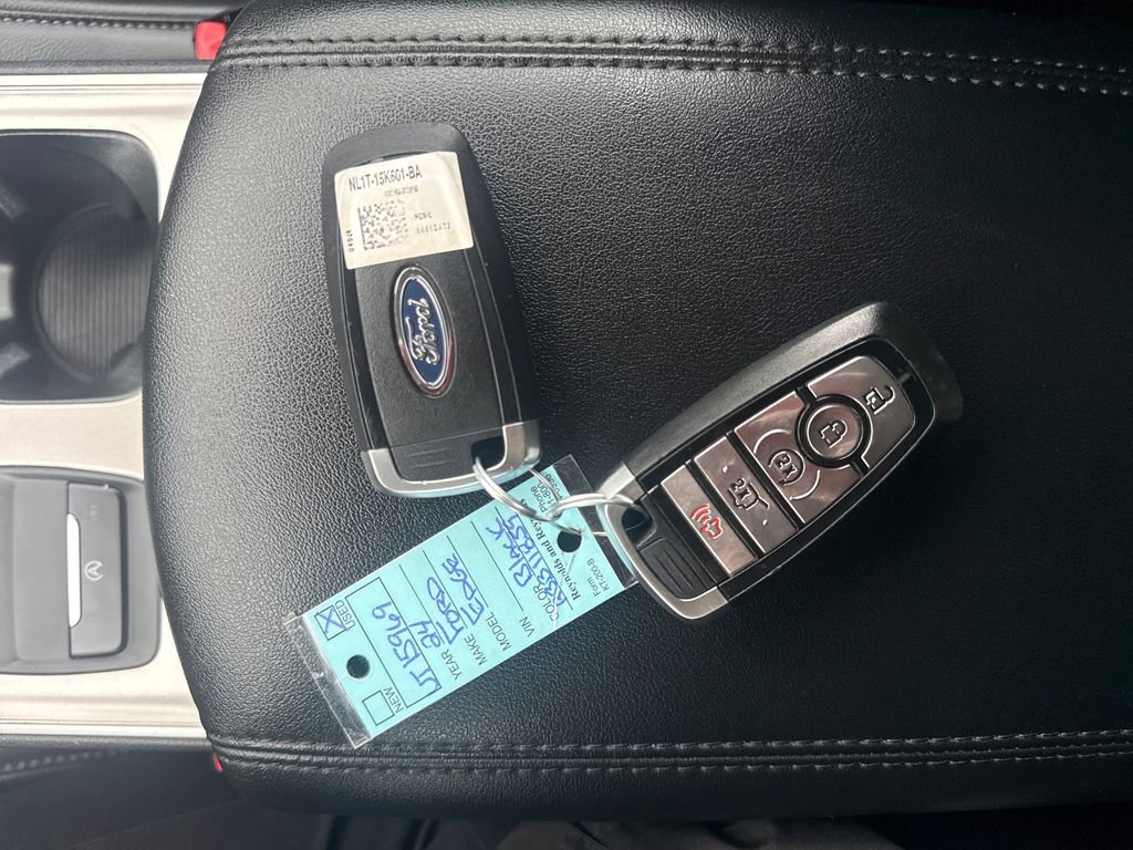 Used 2024 Ford Edge SEL w/ Convenience Package image 41