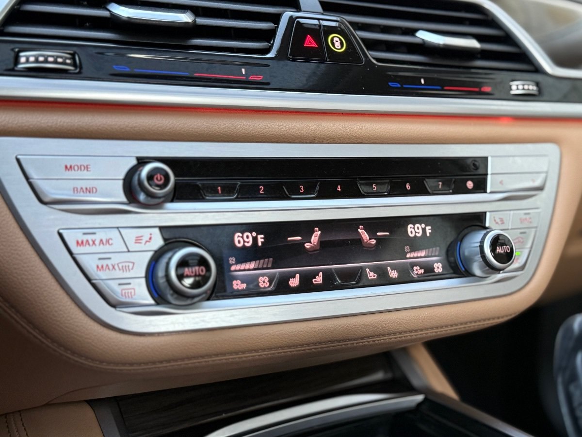 Used 2022 BMW 740i RWD image 35
