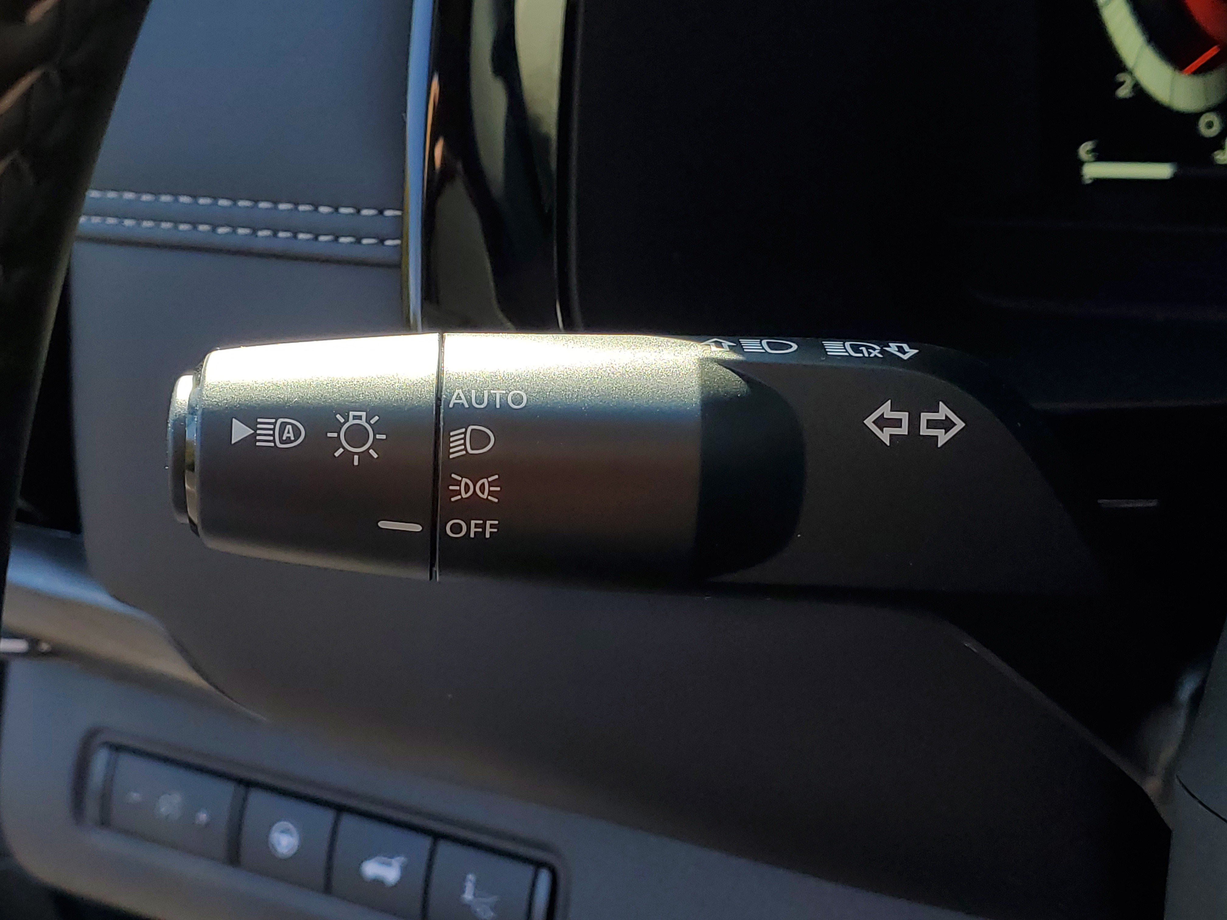 New 2026 Nissan Pathfinder Platinum AWD/4WD image 12