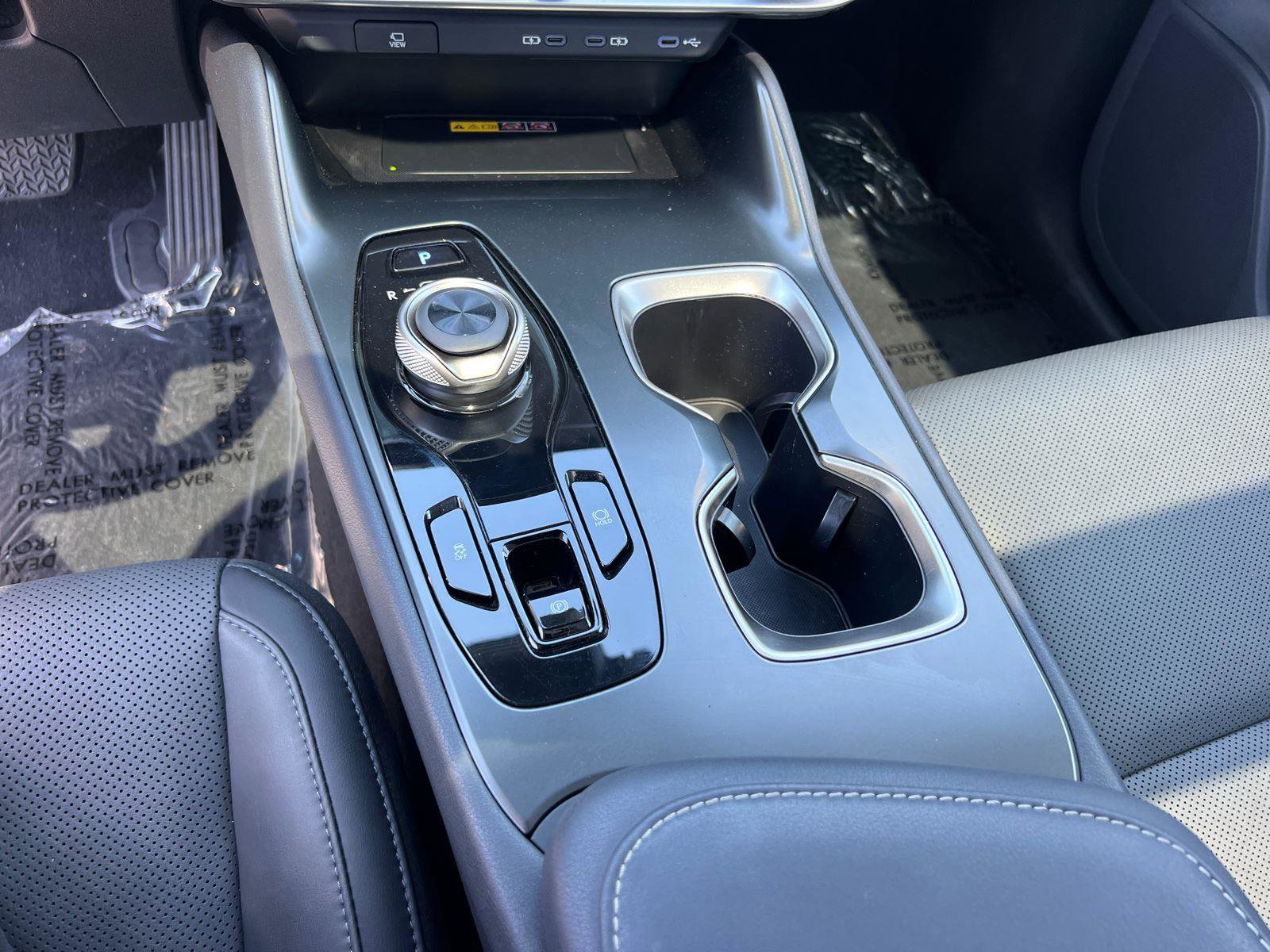 Used 2024 Lexus RZ 300e Premium w/ Accessory Package (Z1) image 33