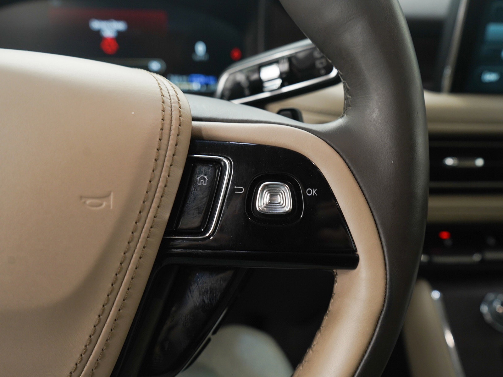 Used 2020 Lincoln Aviator Grand Touring w/ Equipment Group 301A image 30