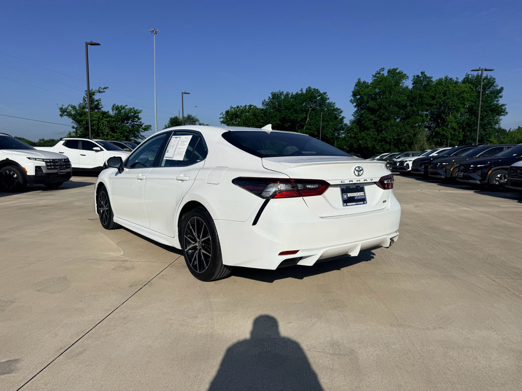 Used 2022 Toyota Camry SE FWD image 8