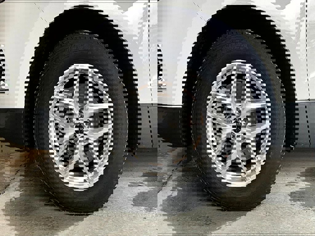 Used 2024 Ford Edge SEL w/ Convenience Package image 7