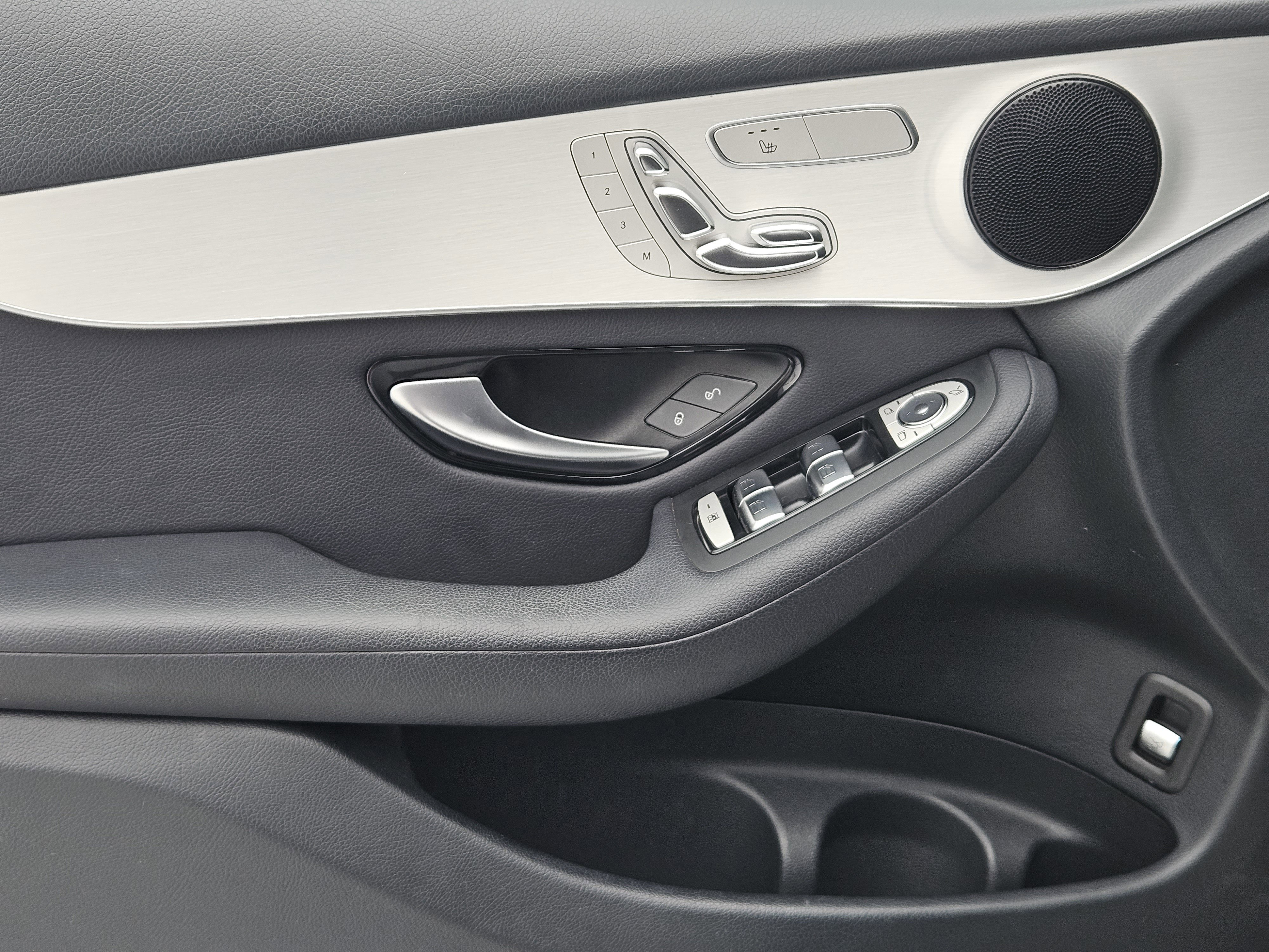 Certified 2019 Mercedes-Benz GLC 300 4MATIC image 19