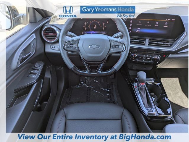 Used 2025 Chevrolet Trax RS w/ Driver Confidence Package image 16