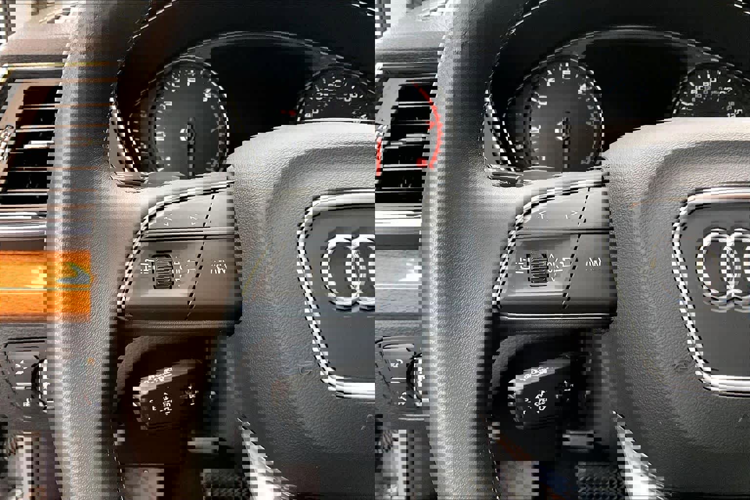 Used 2023 Audi Q5 2.0T Premium w/ Convenience Package image 23