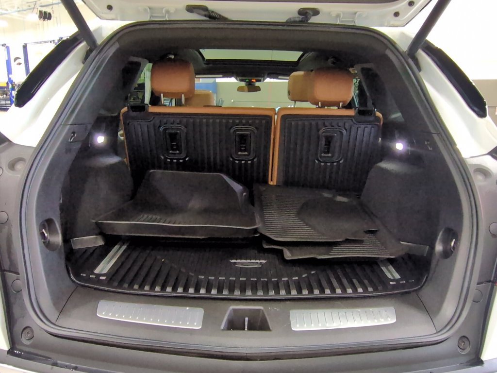 Used 2024 Cadillac XT5 Premium Luxury w/ LPO, Floor Liner Package AWD/4WD image 17