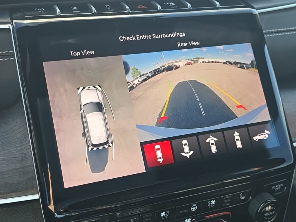 Used 2024 Jeep Grand Cherokee L Limited w/ Luxury Tech Group II AWD/4WD image 47