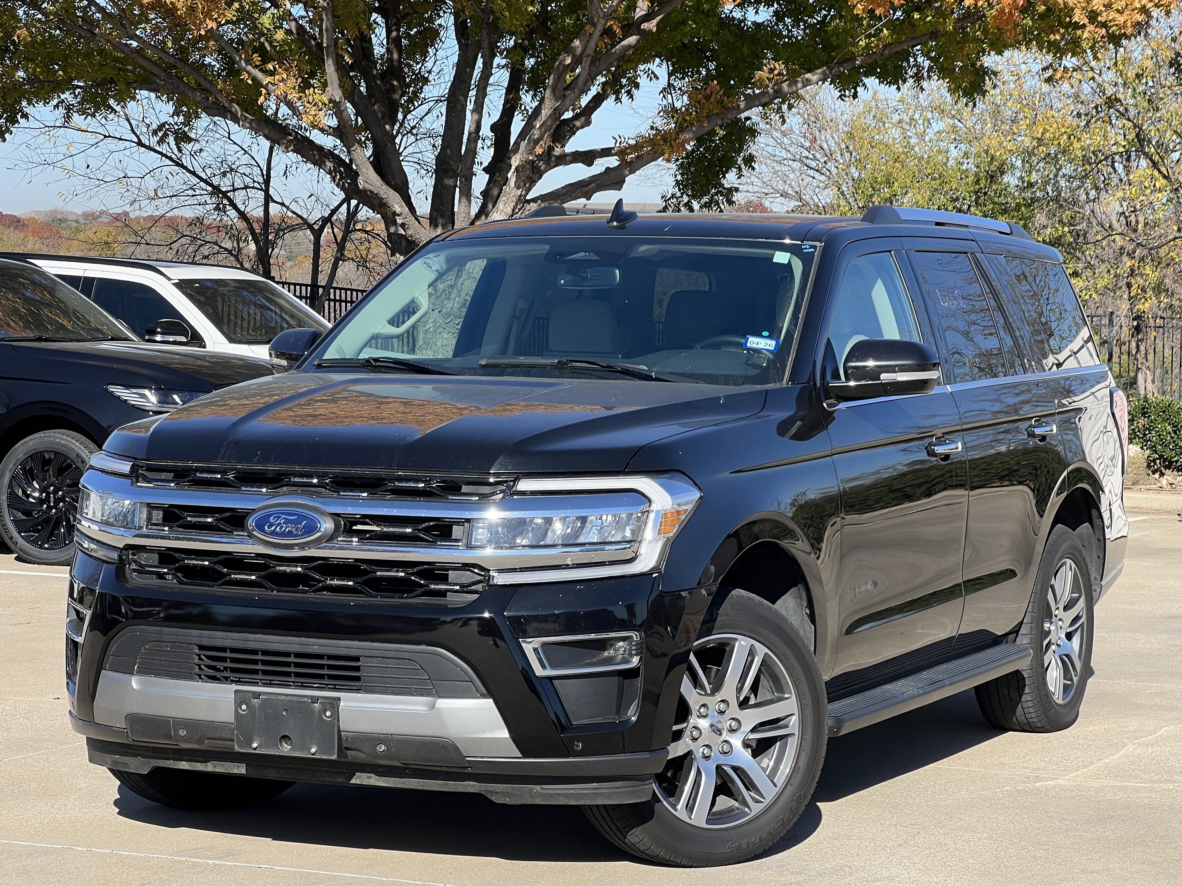 Used 2024 Ford Expedition Limited image 2