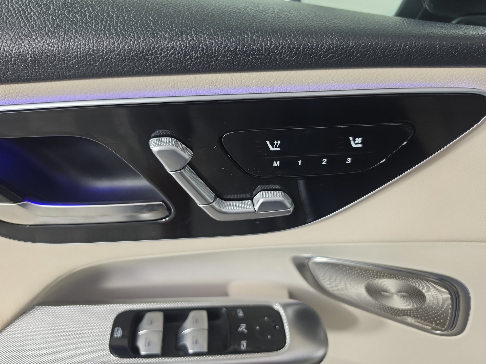 Used 2025 Mercedes-Benz GLC 300 image 19