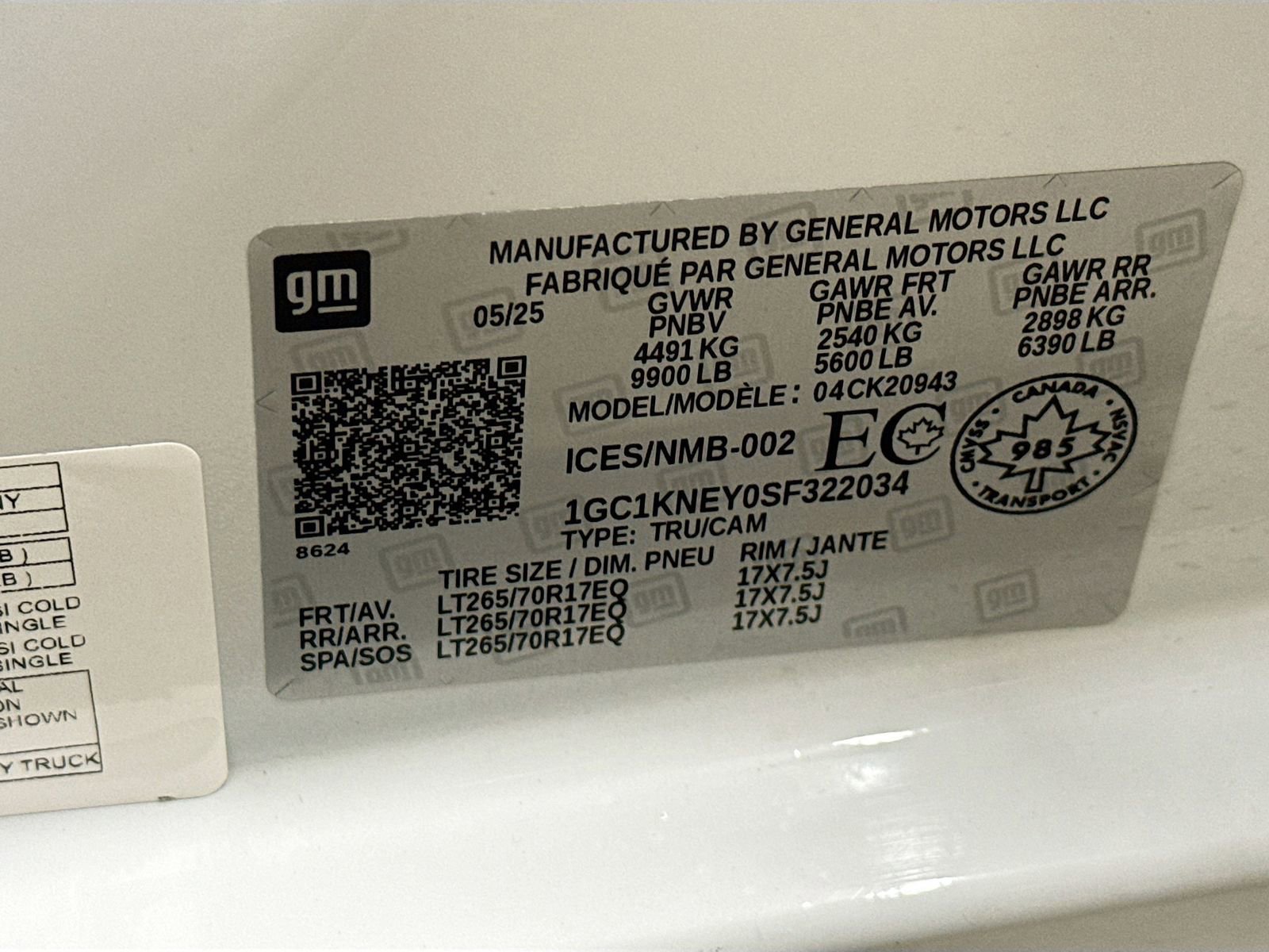 Used 2025 Chevrolet Silverado 2500 LT w/ Convenience Package image 34