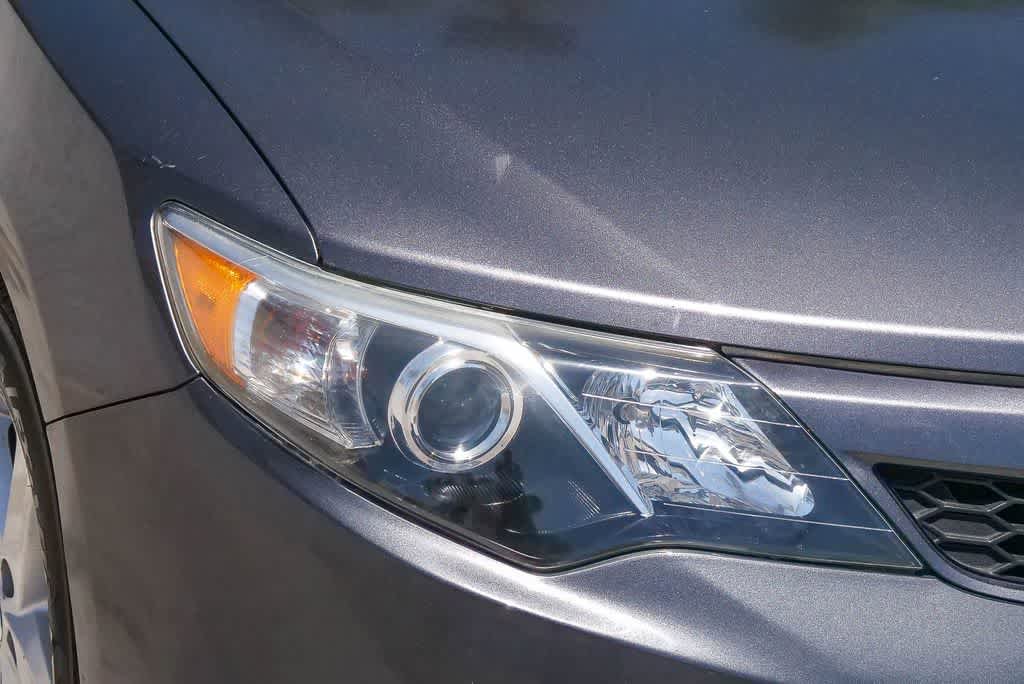 Used 2014 Toyota Camry SE FWD image 4