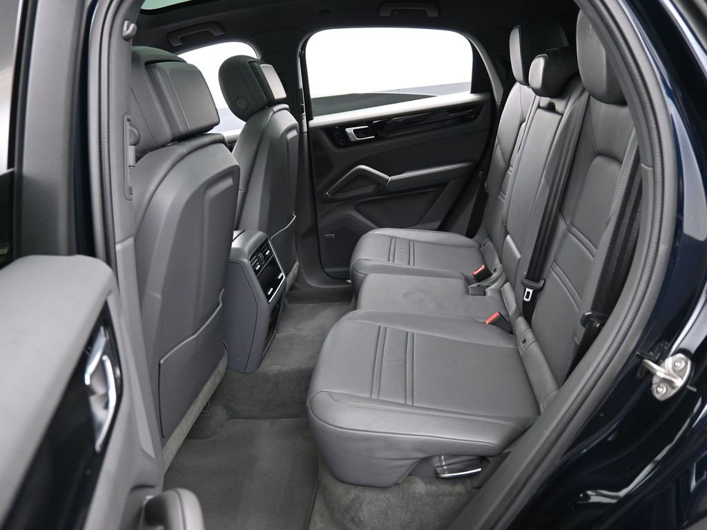 Certified 2021 Porsche Cayenne Coupe image 25