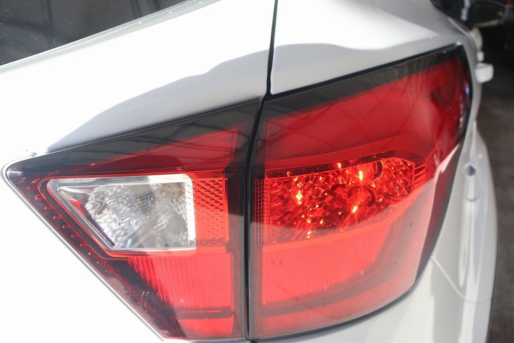 Used 2019 Ford Escape SE image 25