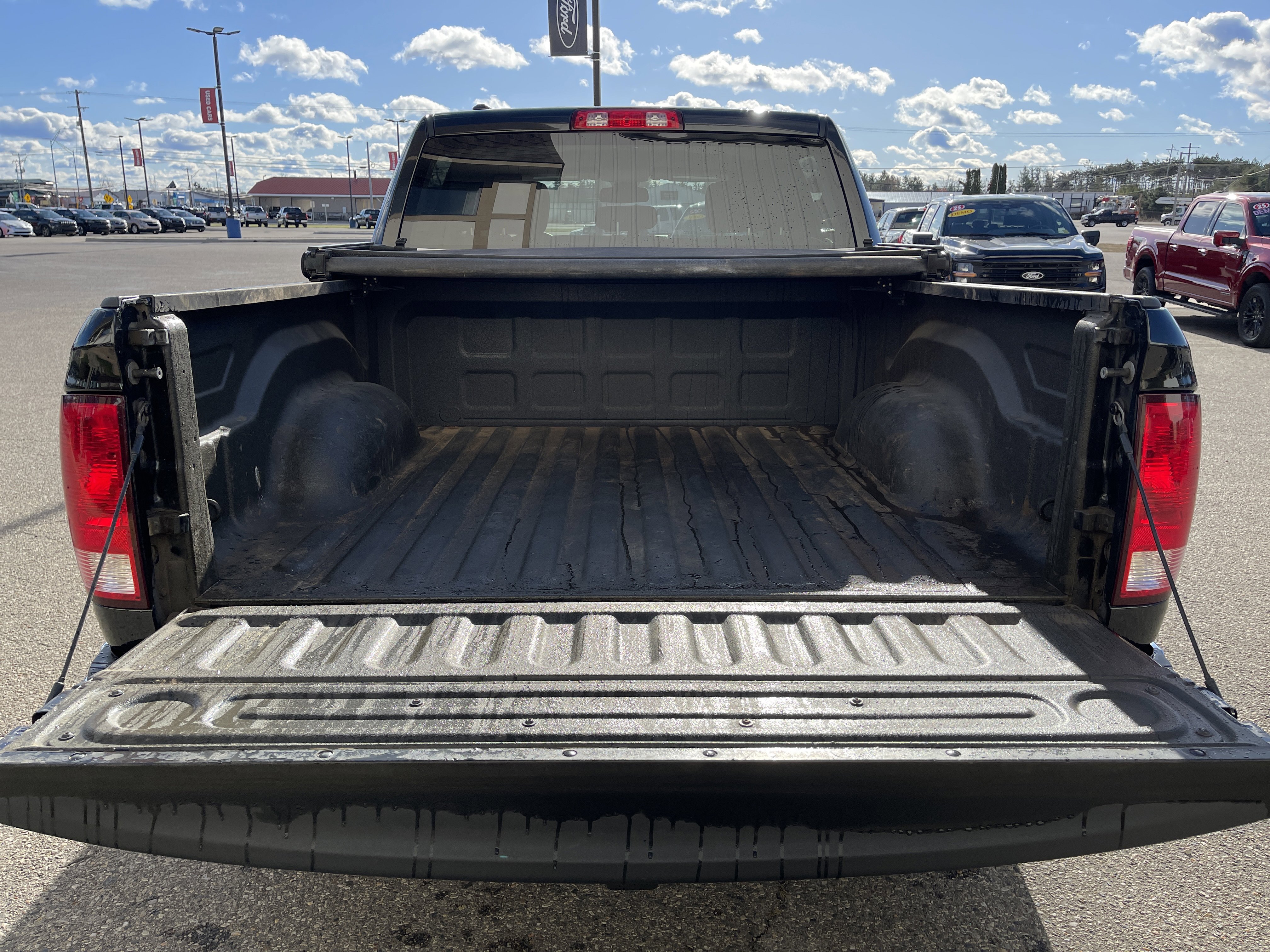 Used 2019 RAM 1500 ST w/ SXT Plus Group image 9