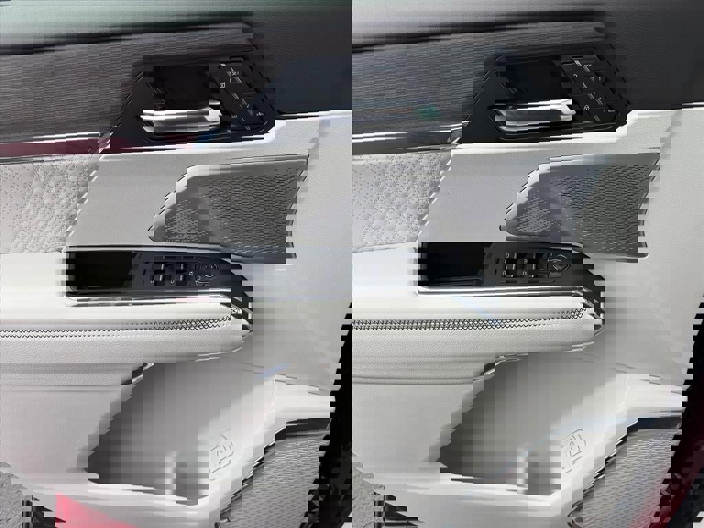 Used 2024 GMC Acadia Denali w/ Super Cruise Package image 13