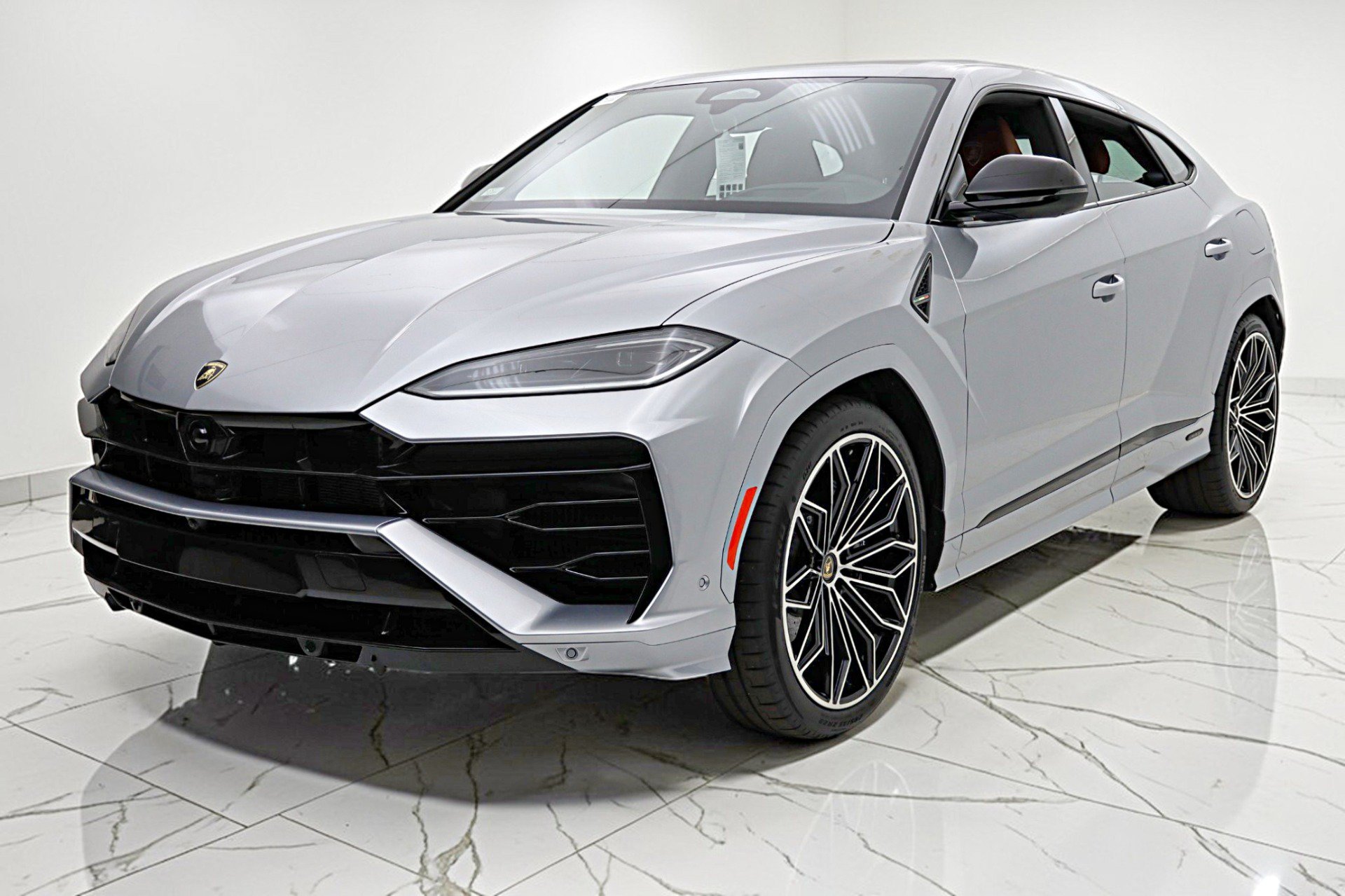 Used 2026 Lamborghini Urus SE AWD/4WD image 1