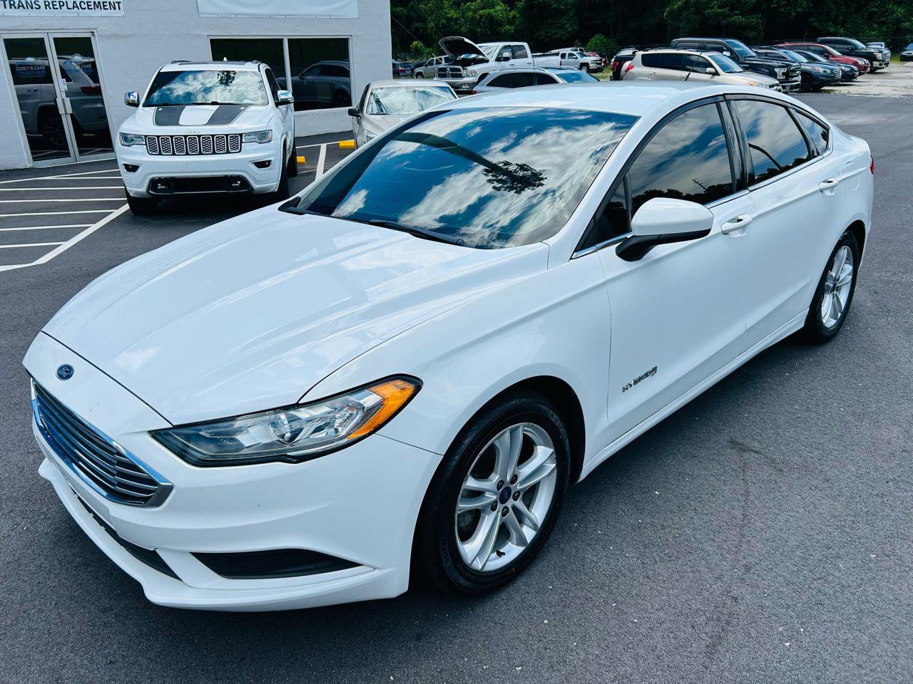 Used 2018 Ford Fusion SE FWD image 1