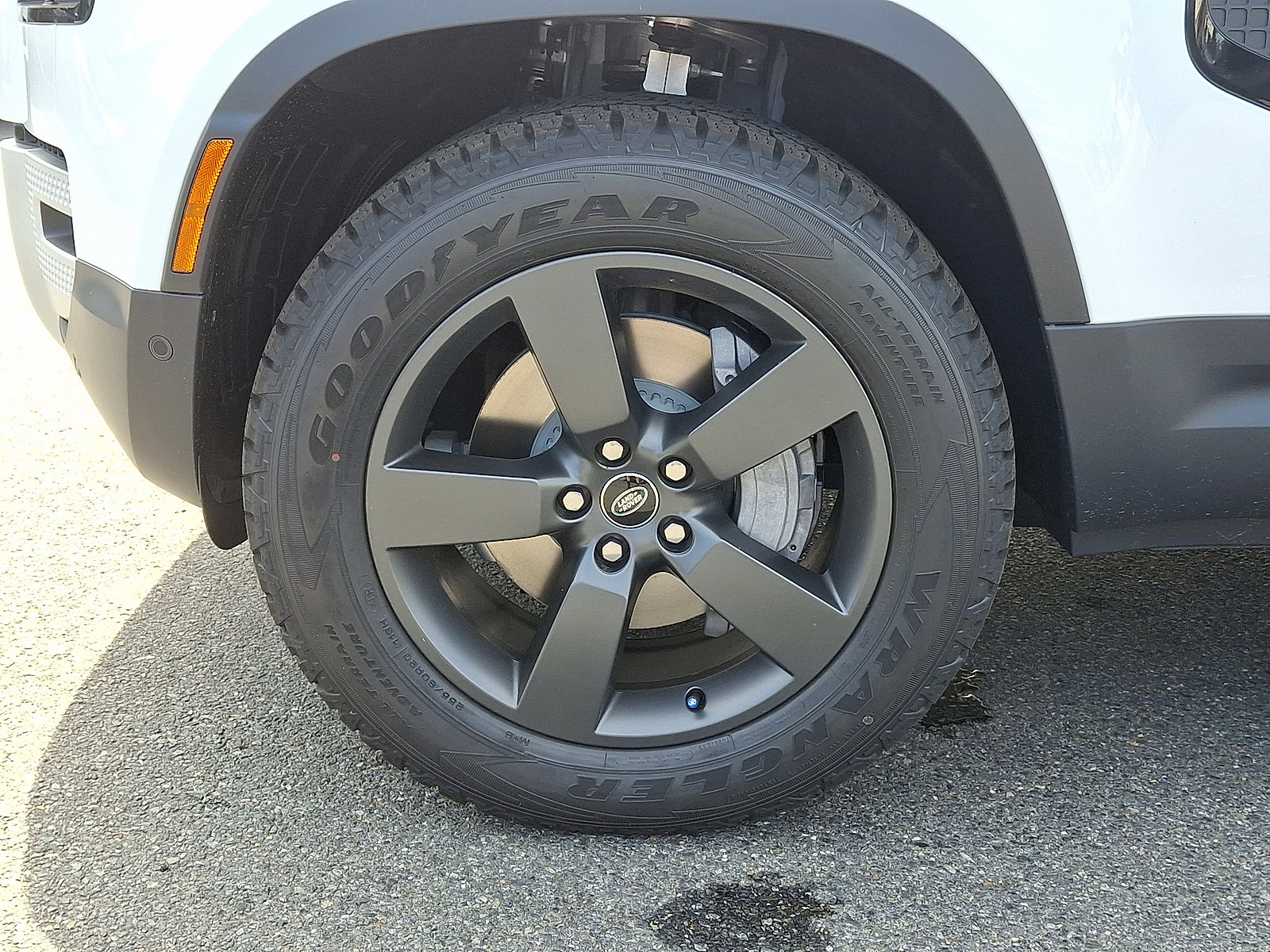 New 2025 Land Rover Defender 110 S image 2