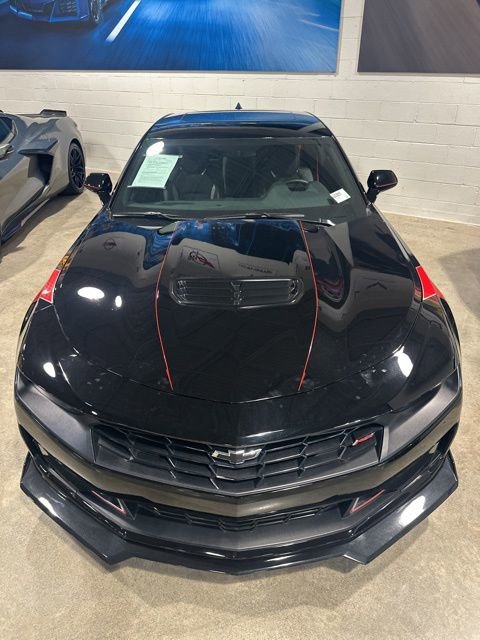 Used 2023 Chevrolet Camaro LT w/ RS Package image 8
