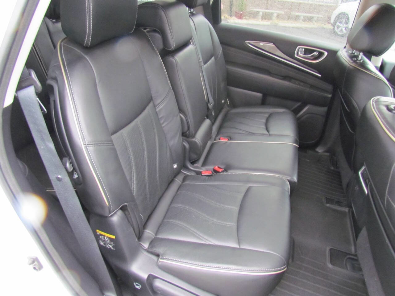 Used 2017 INFINITI QX60 Luxe image 17