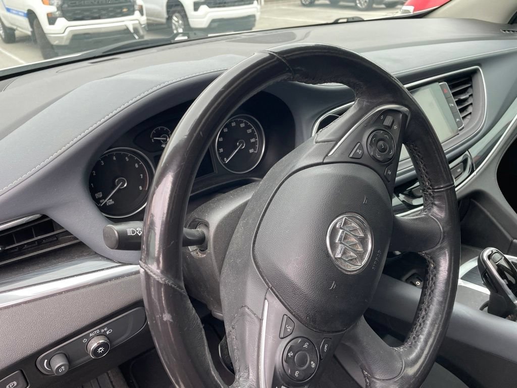 Used 2019 Buick Enclave Premium w/ Experience Buick Package FWD image 3
