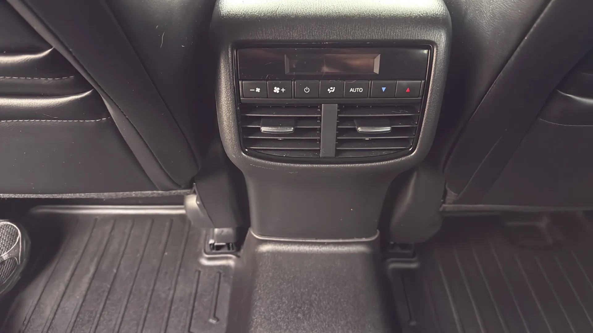 Used 2019 MAZDA CX-9 Touring image 29