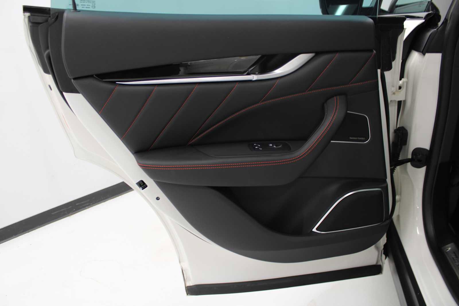 Used 2022 Maserati Levante GT image 37