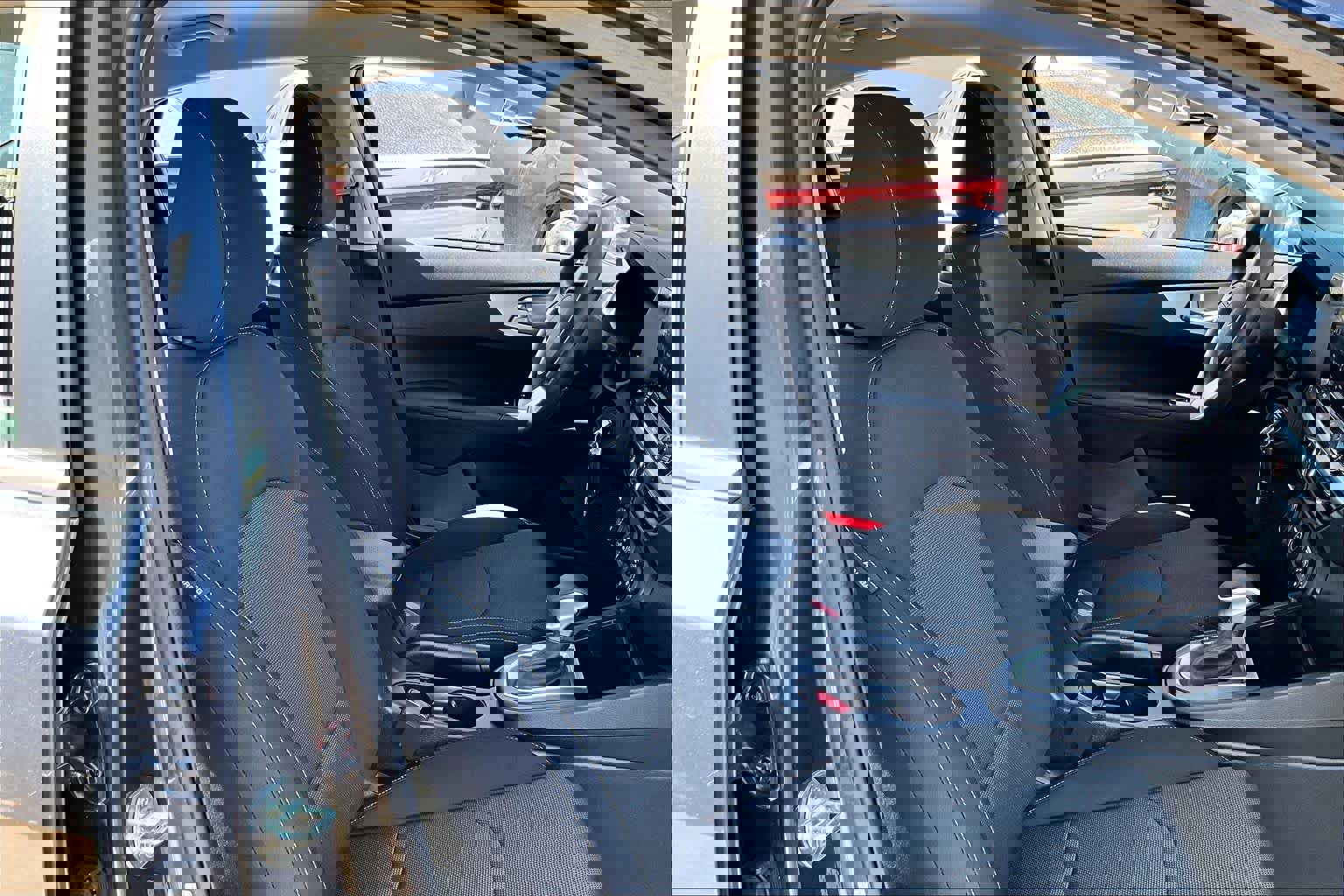 Used 2022 Kia Forte LXS w/ LXS Technology Package image 9