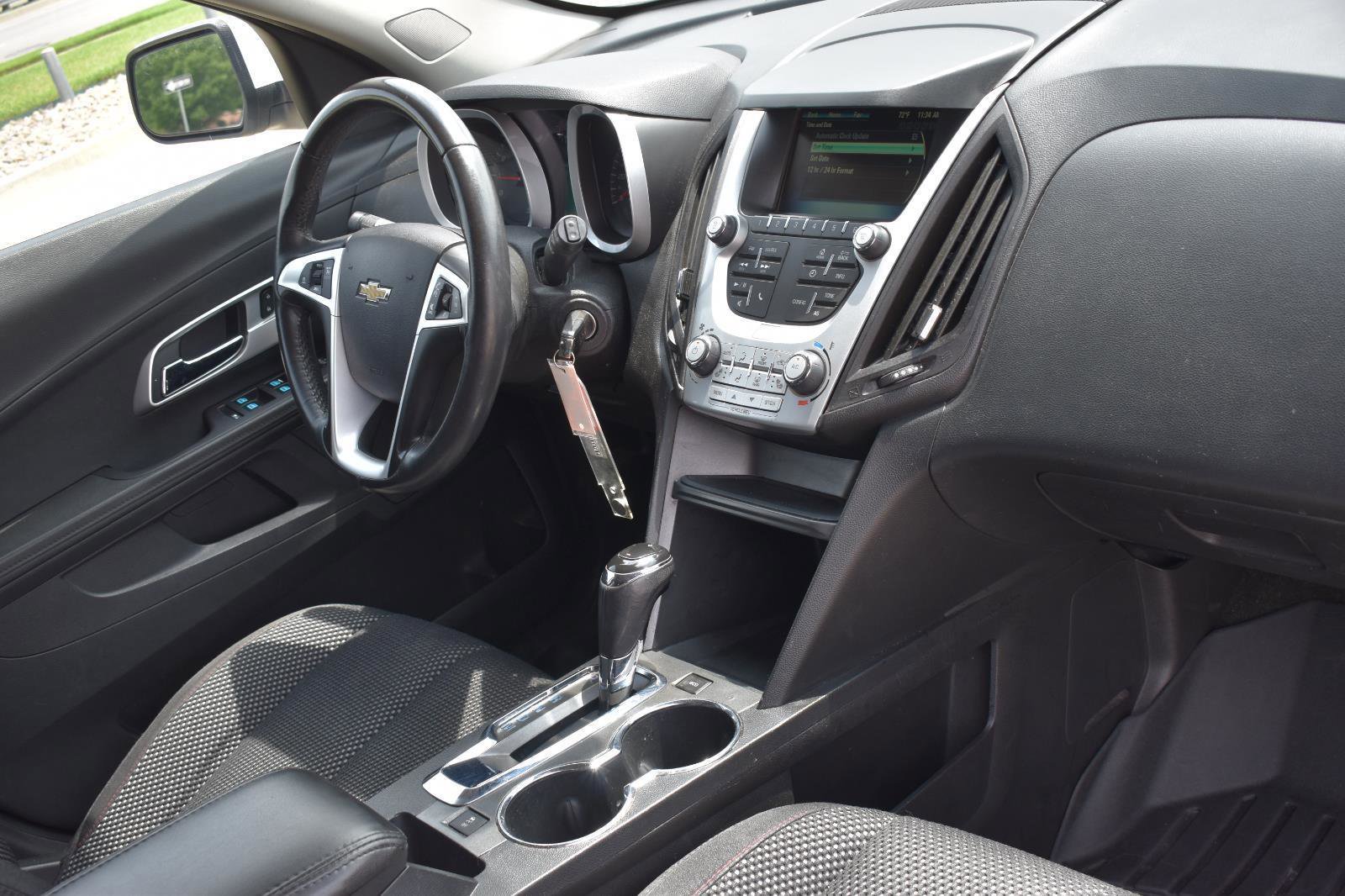 Used 2017 Chevrolet Equinox LT w/ Convenience Package FWD image 13