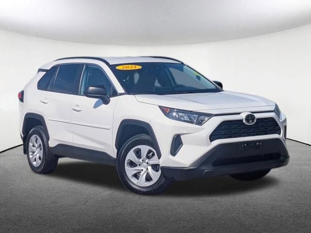Used 2021 Toyota RAV4 LE AWD/4WD image 2