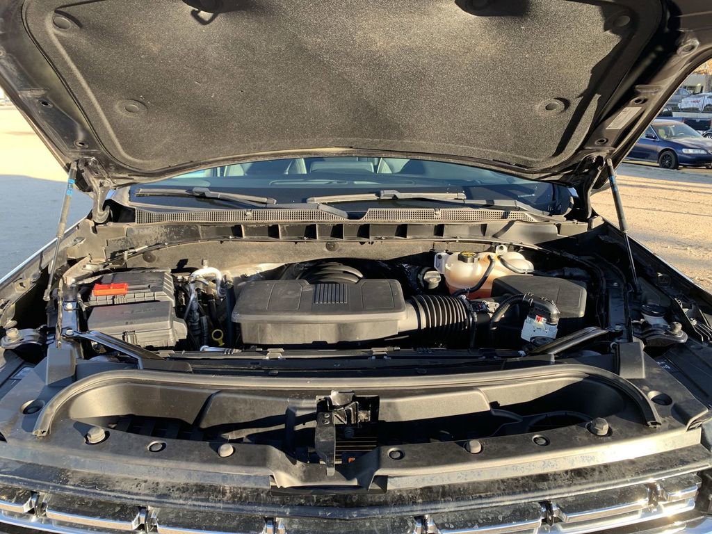 Used 2024 Chevrolet Suburban Premier image 28