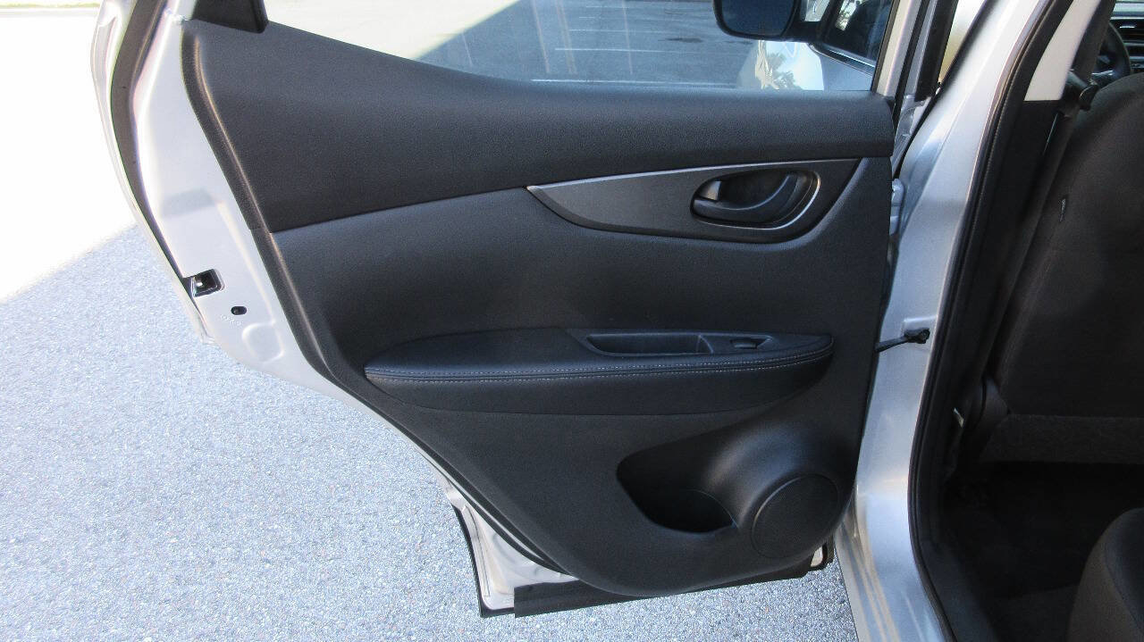 Used 2019 Nissan Rogue Sport S FWD image 16