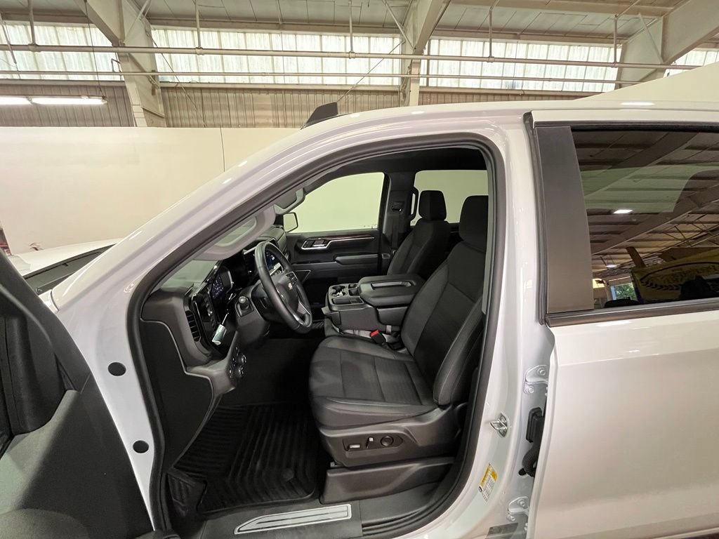 Certified 2024 Chevrolet Silverado 1500 LT AWD/4WD image 15