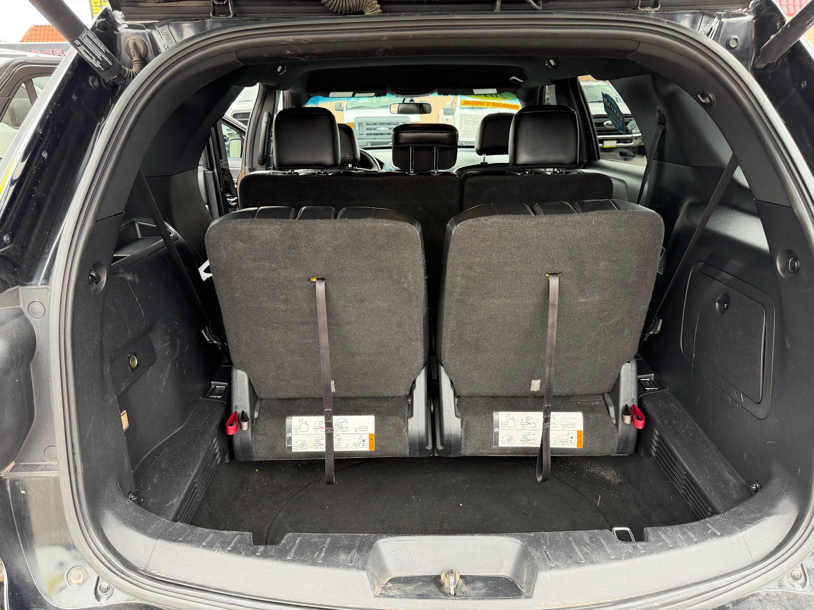 Used 2017 Ford Explorer XLT w/ Equipment Group 202A FWD image 9