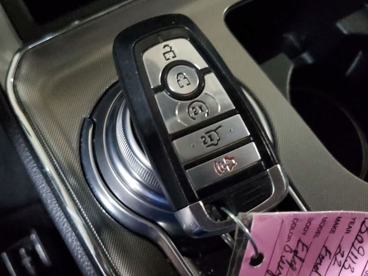 Used 2022 Ford Edge Titanium AWD/4WD image 20