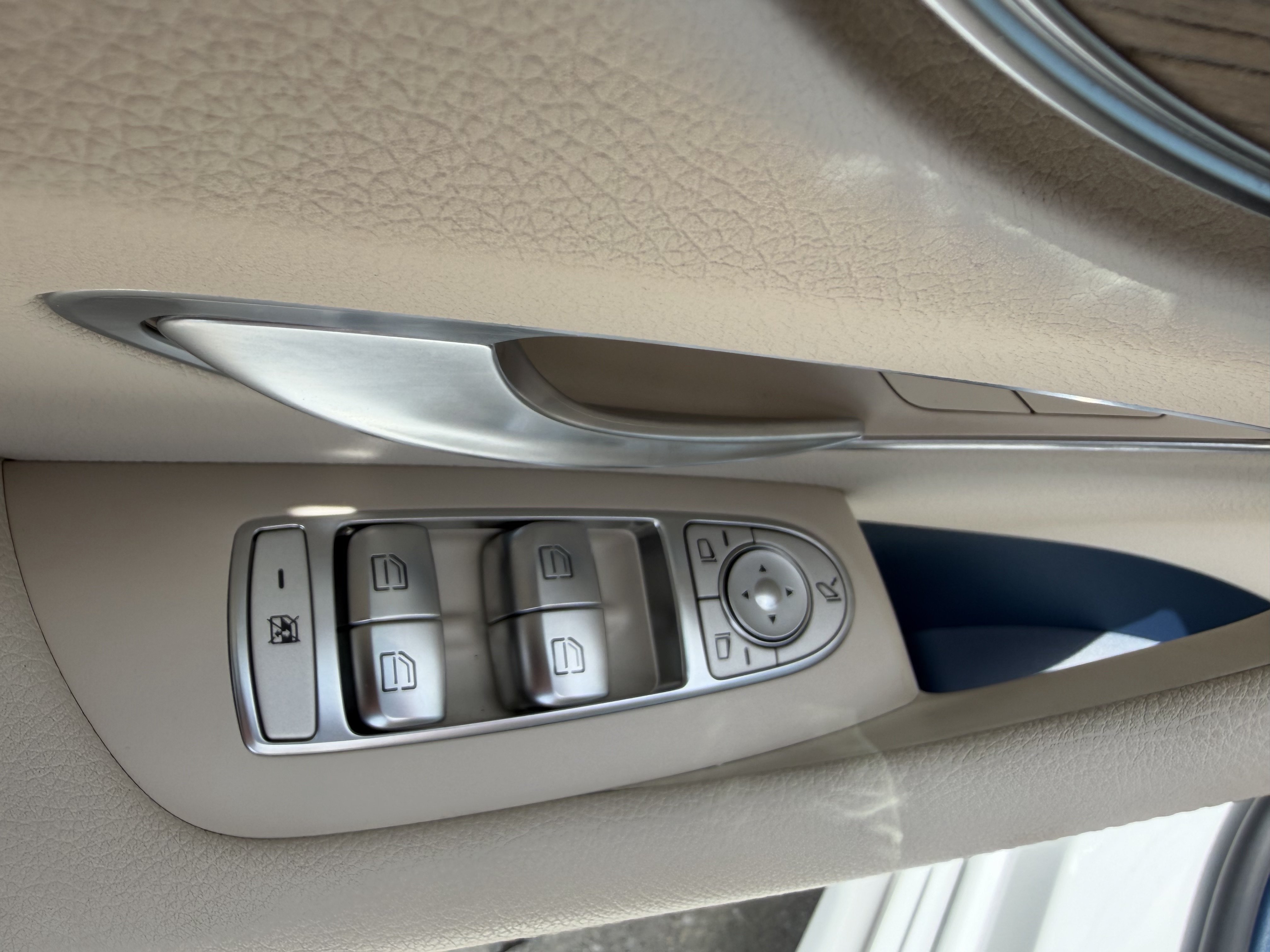 Used 2023 Mercedes-Benz E 450 Cabriolet image 19