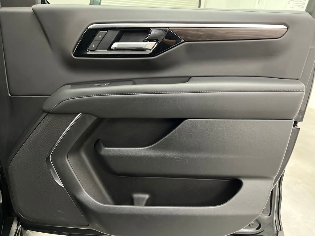 Used 2025 Chevrolet Tahoe LT image 24