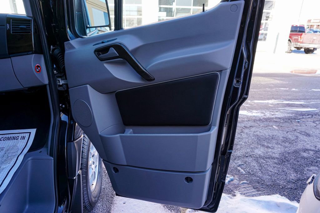 Used 2014 Mercedes-Benz Sprinter 2500 image 14